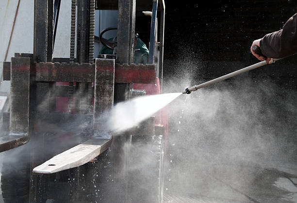 Why Choose Our Certified Pressure Washing Experts for Your Project Needs in Bloomington, TX?